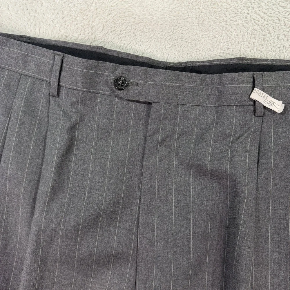 Jos A Bank Mens 44L Suit Signature Collection Gray Pinstripe Wool 2-Button 40x32